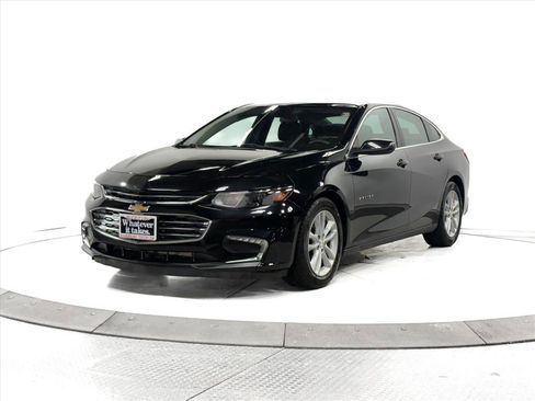 Used 2017 Chevrolet Malibu LT image 3