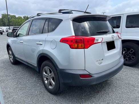 Used 2015 Toyota RAV4 XLE FWD image 2