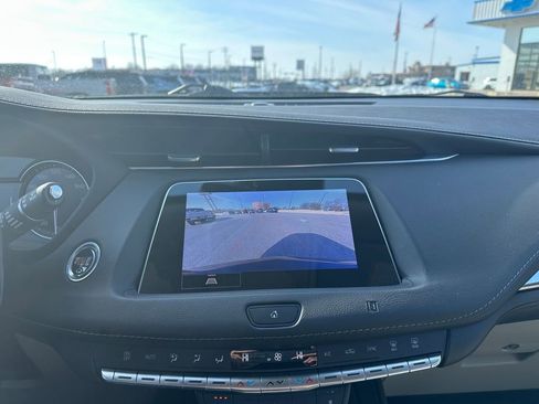 Used 2021 Cadillac XT4 Luxury w/ Cold Weather Package image 27