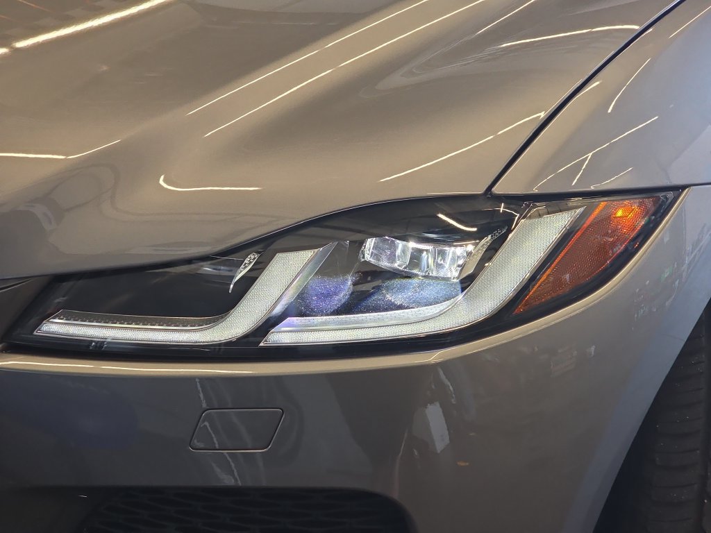 Used 2023 Jaguar F-PACE S AWD/4WD image 33