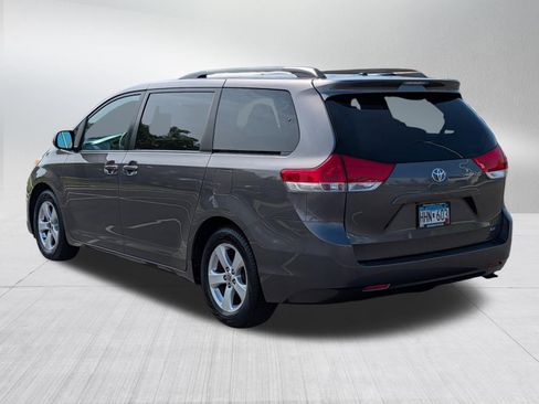 Used 2014 Toyota Sienna LE FWD image 5