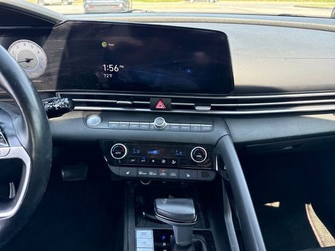 Used 2021 Hyundai Elantra Limited FWD image 27