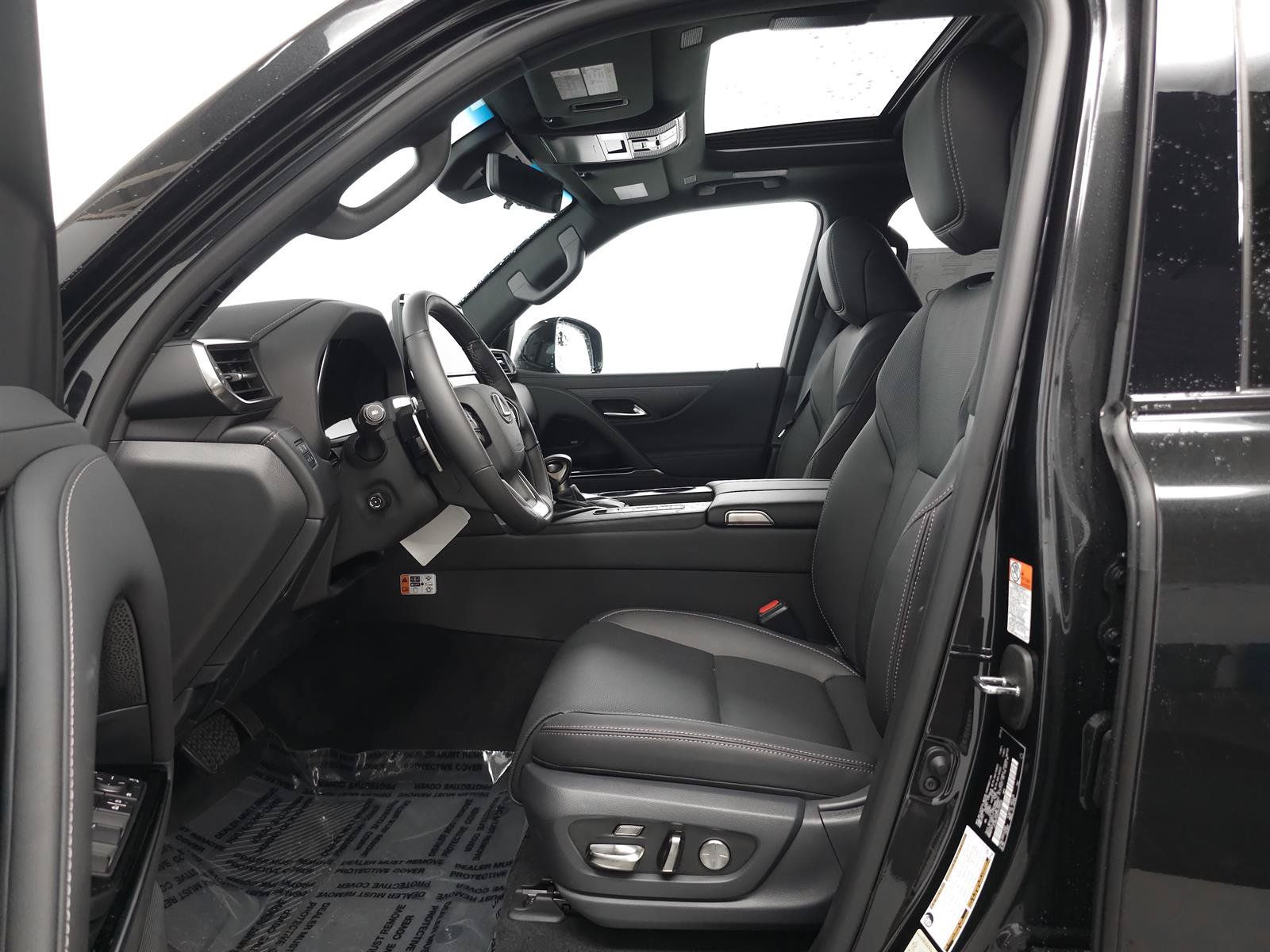New 2026 Lexus LX 600 4WD w/ Luxury Package image 4