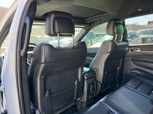 Used 2019 Jeep Grand Cherokee Limited image 34