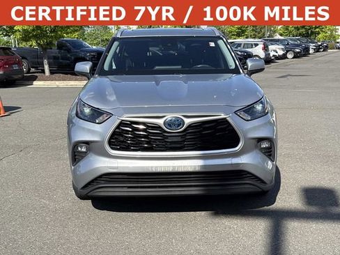Used 2022 Toyota Highlander XLE AWD/4WD image 6