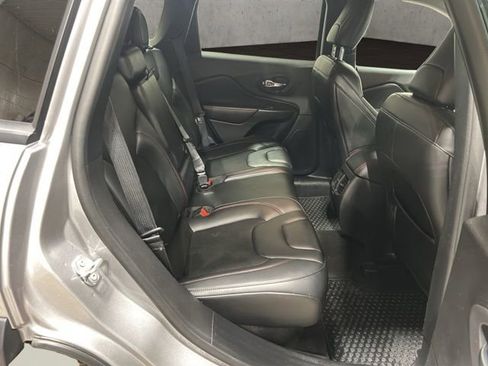 Used 2021 Jeep Cherokee Trailhawk image 20