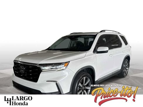 Used 2023 Honda Pilot Touring image 1
