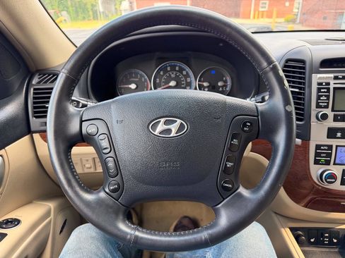 Used 2009 Hyundai Santa Fe Limited FWD image 18