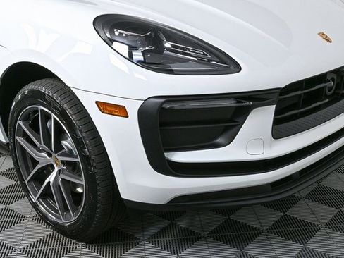 Certified 2026 Porsche Macan image 38