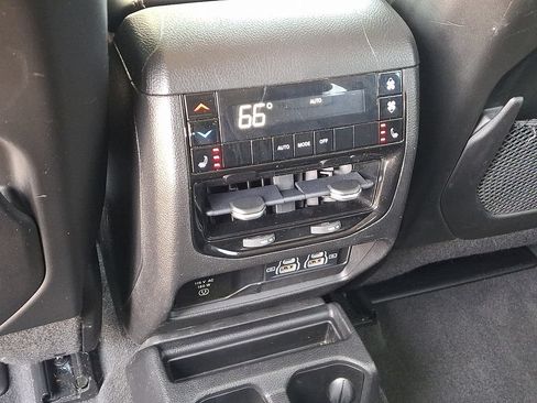 Used 2022 Jeep Grand Cherokee L Limited w/ Luxury Tech Group II AWD/4WD image 12