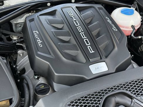 Used 2015 Porsche Macan Turbo AWD/4WD image 12