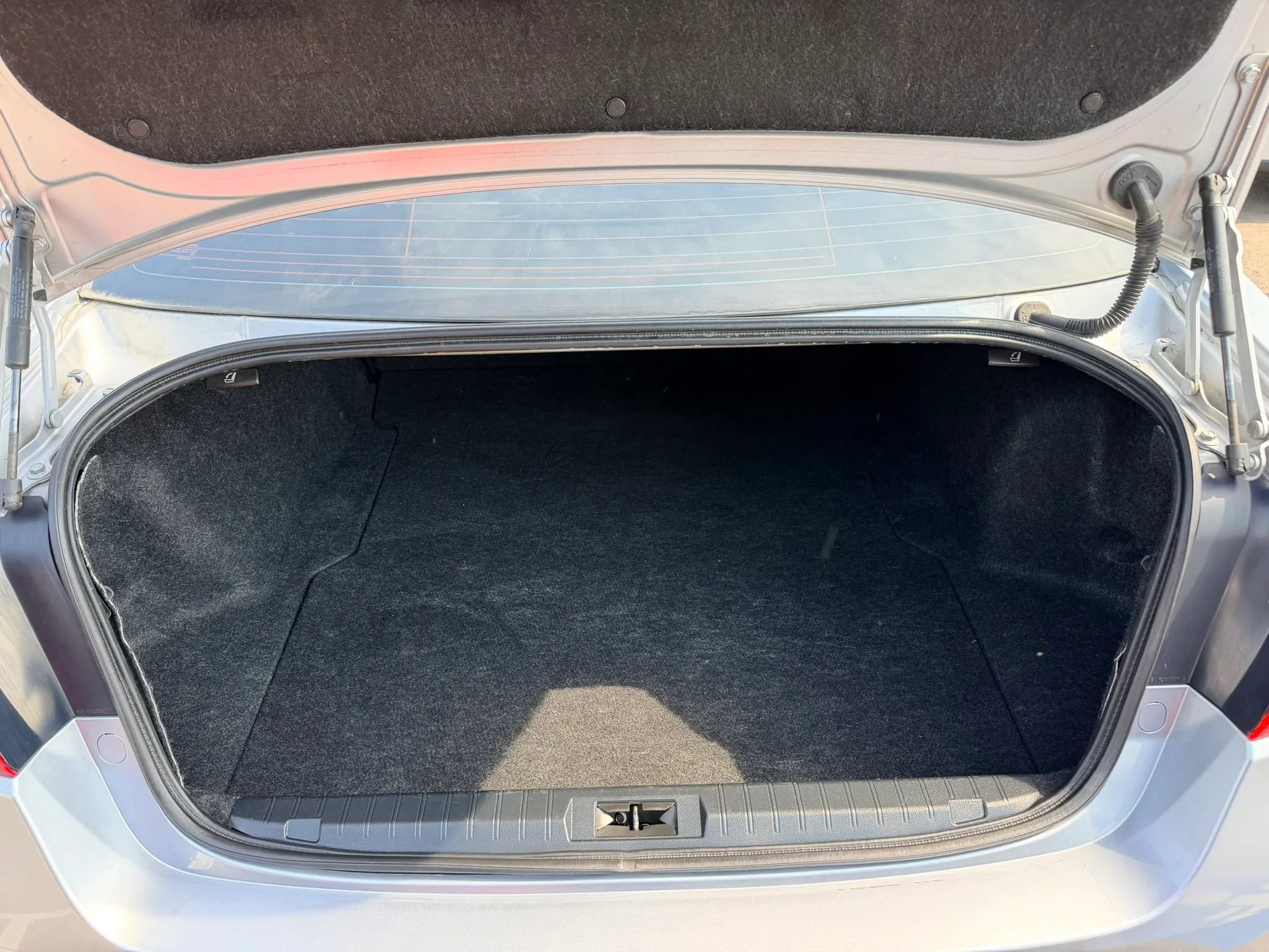Used 2015 Subaru Legacy 2.5i Limited AWD/4WD image 16