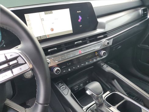 Certified 2025 Kia Telluride S image 28