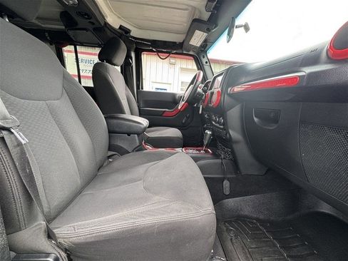 Used 2016 Jeep Wrangler Unlimited Sport w/ Connectivity Group AWD/4WD image 14