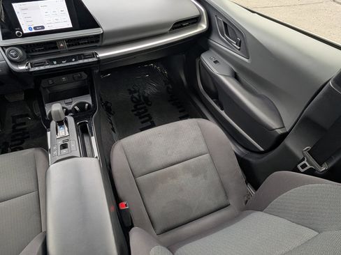 Used 2023 Toyota Prius LE FWD image 11