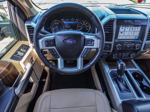 Used 2017 Ford F150 Lariat image 27