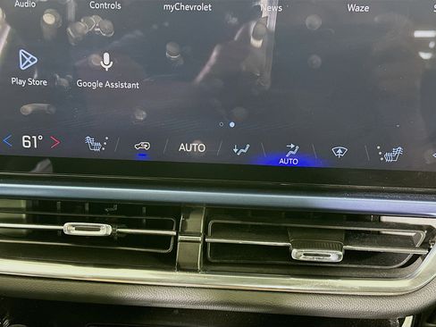 Used 2024 Chevrolet Equinox EV LT FWD image 24