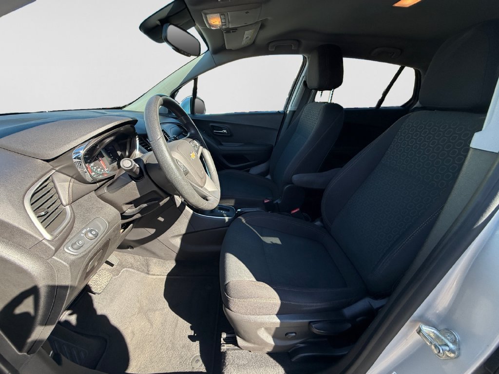 Used 2020 Chevrolet Trax LS w/ Tint and Cruise Package FWD image 11