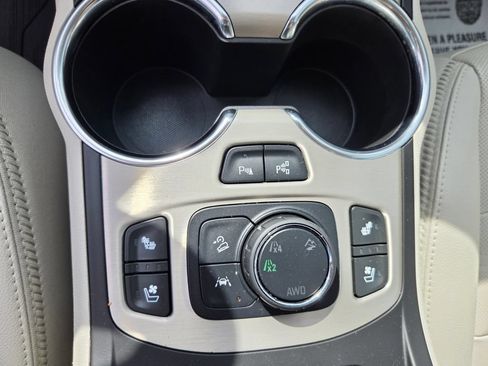 Used 2024 GMC Terrain Denali w/ Denali Premium Package AWD/4WD image 19