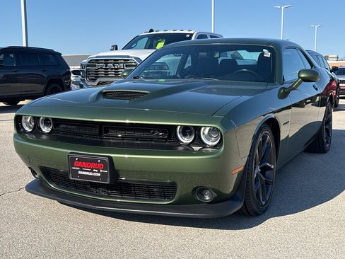 Used 2021 Dodge Challenger R/T w/ Blacktop Package RWD image 2