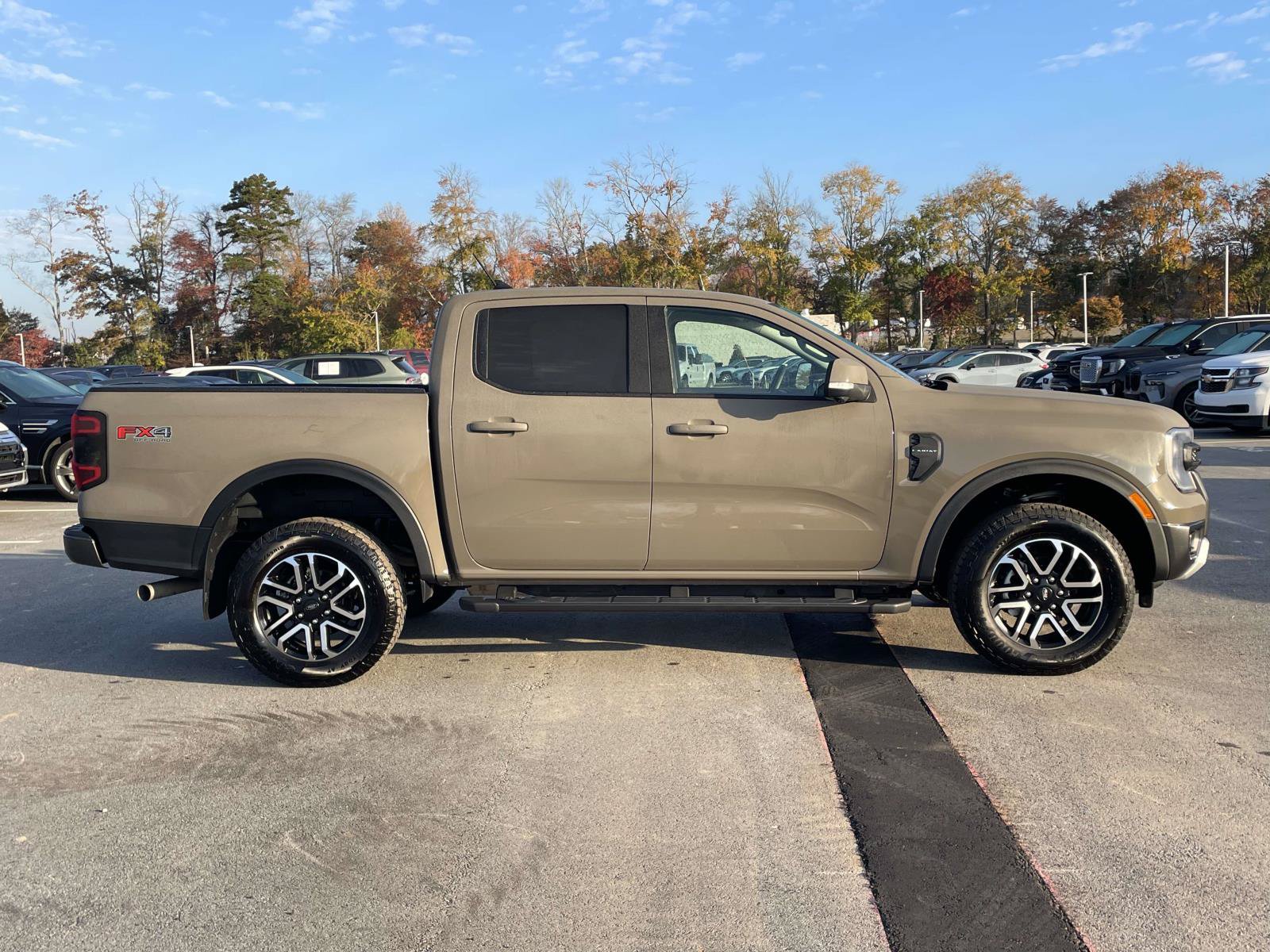 Used 2025 Ford Ranger Lariat w/ FX4 Off-Road Package AWD/4WD image 30