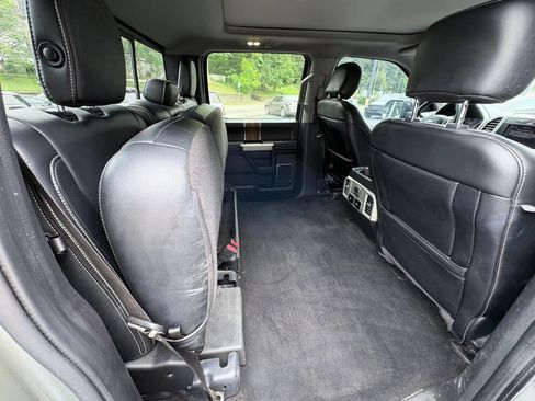 Used 2019 Ford F150 Lariat w/ Equipment Group 502A Luxury AWD/4WD image 17