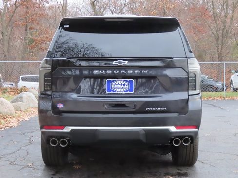 New 2026 Chevrolet Suburban Premier image 21