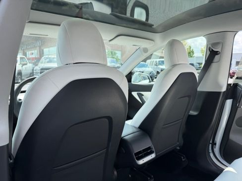 Used 2020 Tesla Model Y Long Range AWD/4WD image 28