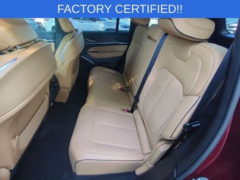 Certified 2025 Jeep Grand Cherokee Summit w/ Obsidian Package AWD/4WD image 32