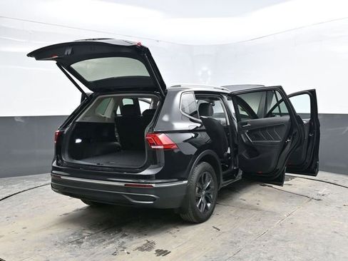 Used 2024 Volkswagen Tiguan SE image 45