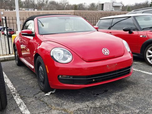 Used 2014 Volkswagen Beetle 1.8T image 1