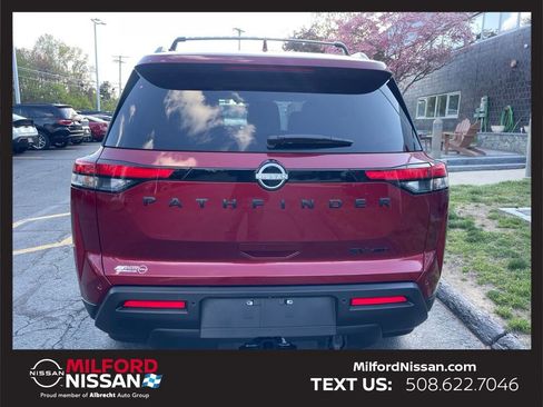 Certified 2023 Nissan Pathfinder SV w/ SV Premium Package AWD/4WD image 4
