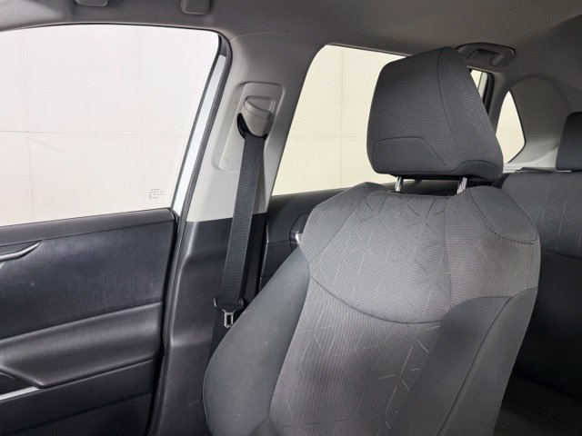 Used 2019 Toyota RAV4 XLE FWD image 17