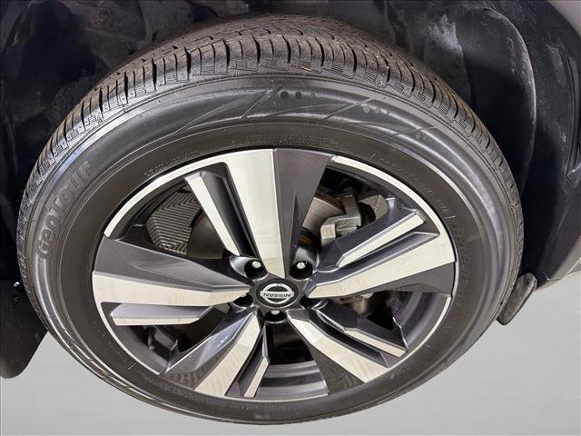 Used 2021 Nissan Rogue Platinum FWD image 14
