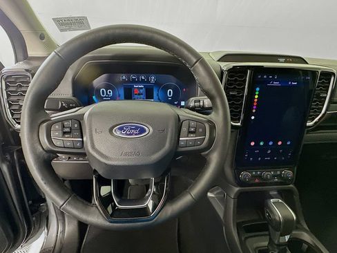 Used 2025 Ford Ranger Lariat w/ FX4 Off-Road Package AWD/4WD image 11