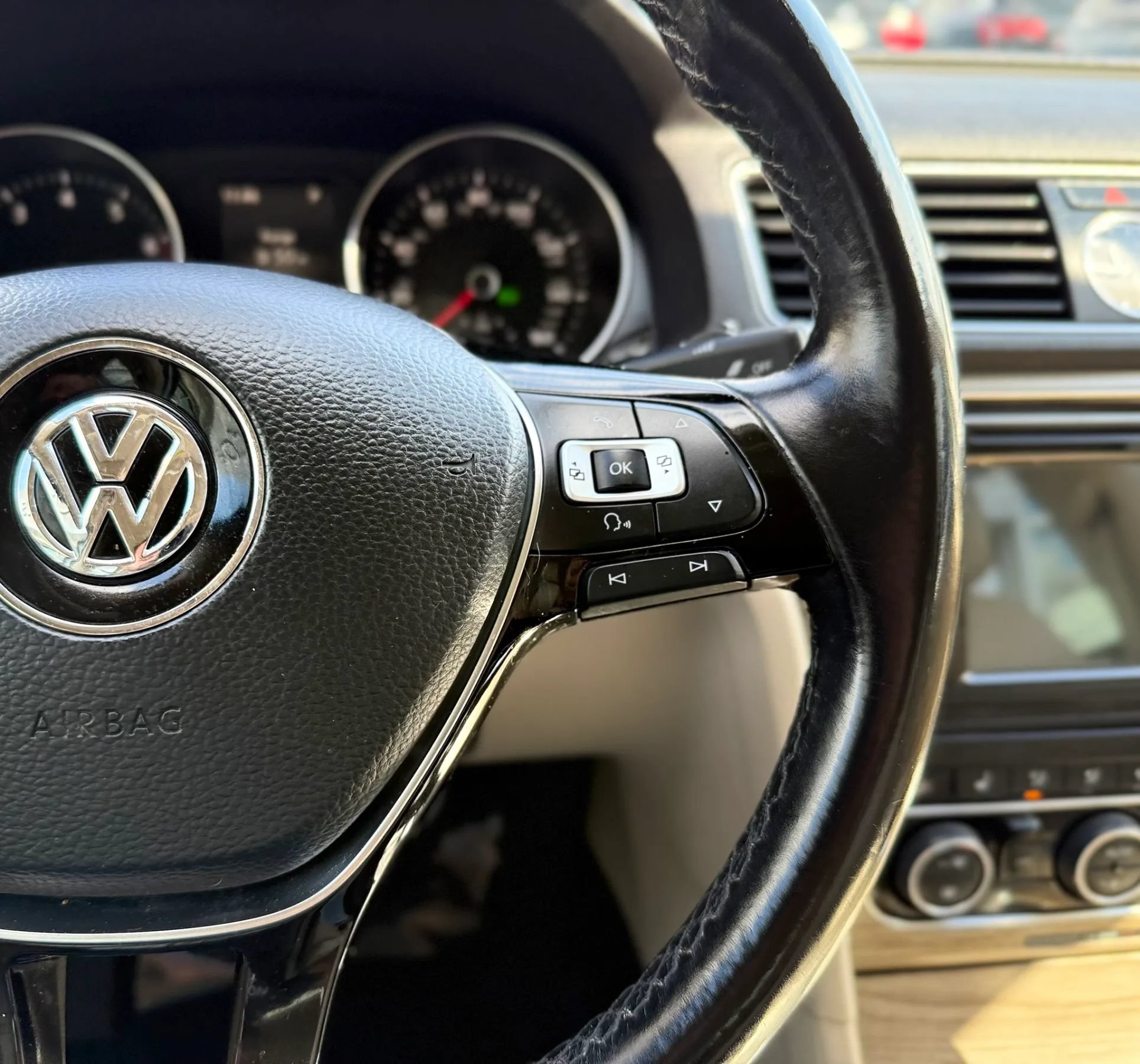 Used 2017 Volkswagen Passat 1.8T SE FWD image 14