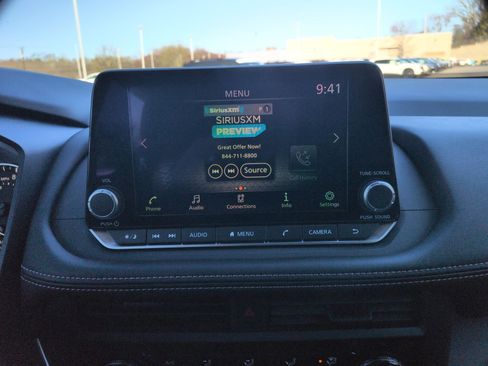 Used 2025 Nissan Rogue S image 10