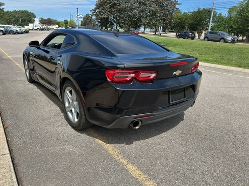 Used 2019 Chevrolet Camaro LT RWD image 6