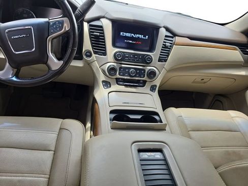 Used 2020 GMC Yukon Denali w/ Denali Ultimate Package RWD image 11