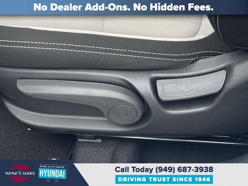 Certified 2025 Hyundai Venue SEL image 22