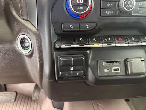 Used 2022 Chevrolet Silverado 1500 LT AWD/4WD image 14