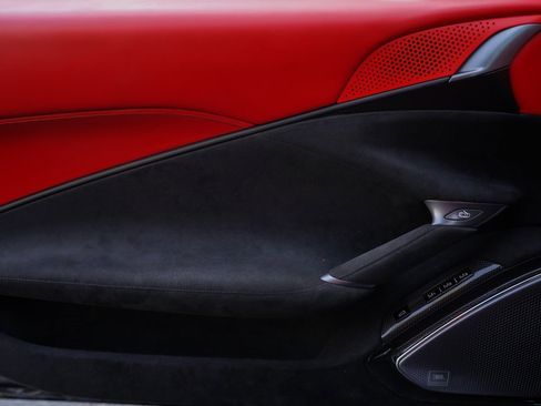 Used 2023 Ferrari Roma image 34