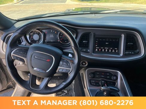 Used 2019 Dodge Challenger R/T RWD image 12