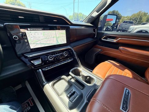 Used 2025 GMC Sierra 2500 Denali Ultimate image 35