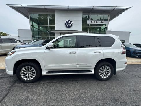 Used 2014 Lexus GX 460 w/ Premium Package AWD/4WD image 3