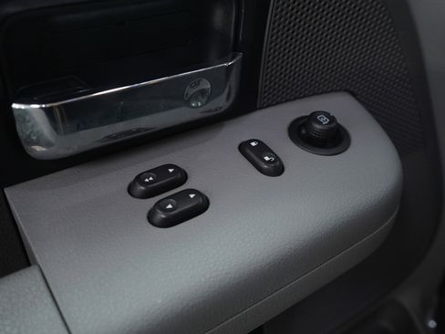 Used 2007 Ford F150 XLT image 16