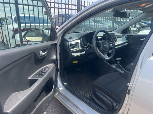 Used 2023 Kia Rio LX FWD image 4