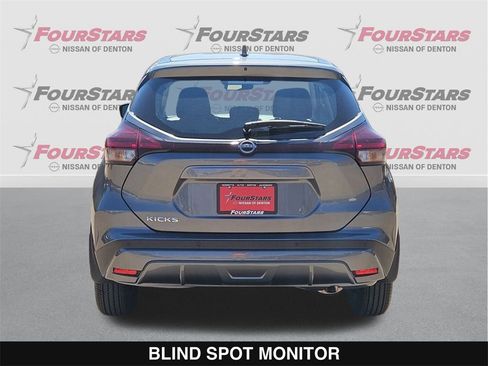 New 2025 Nissan Kicks Play S image 5