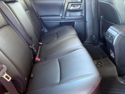 Used 2024 Toyota 4Runner TRD Off-Road Premium w/ Moonroof Package AWD/4WD image 18