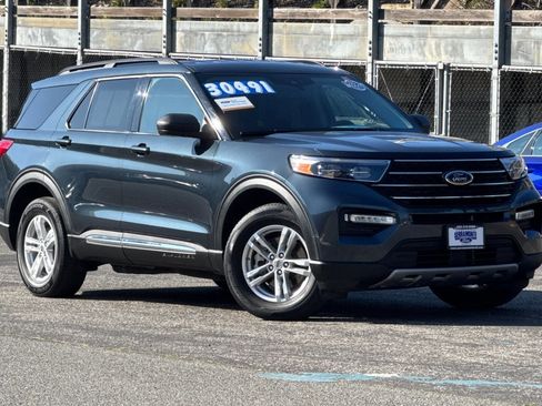 Certified 2022 Ford Explorer XLT w/ Equipment Group 202A image 2